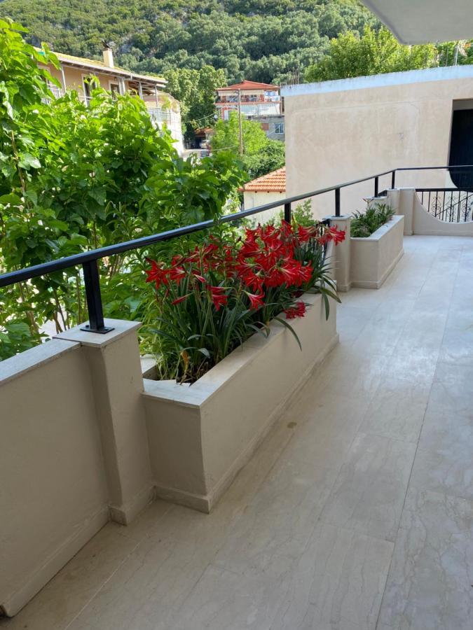 Libera Private Rooms Parga Exterior photo