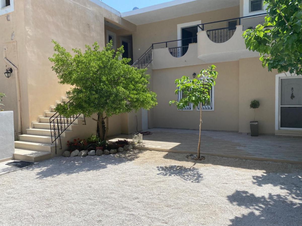 Libera Private Rooms Parga Exterior photo