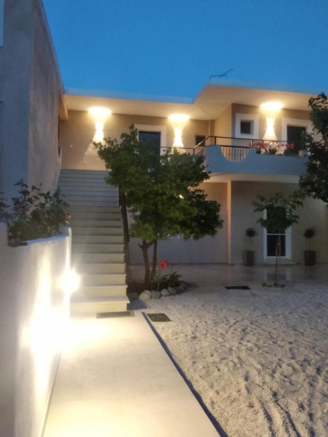 Libera Private Rooms Parga Exterior photo